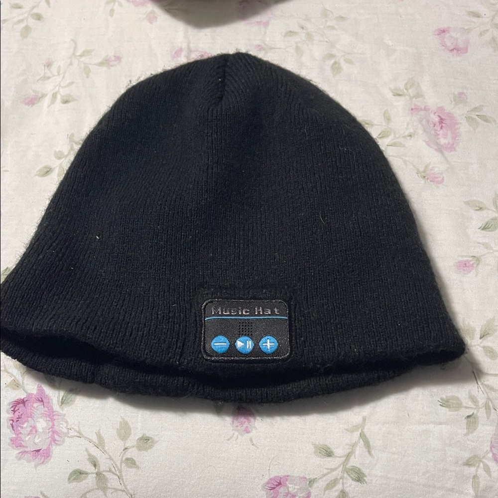 Black Beanie Music Hat works